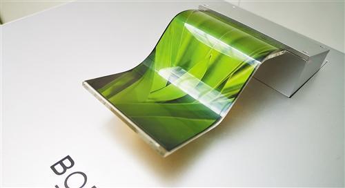 OLED拼接屏：反應速度快，觀看角度廣，顯示效果出色